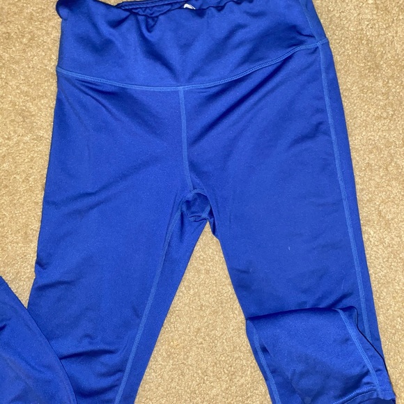 Compression High waisted leggings like new - Picture 3 of 3